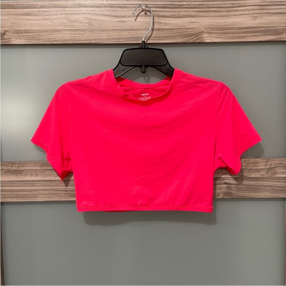 Skims Neon Fits Everybody Super Cropped Pink T-Shirt